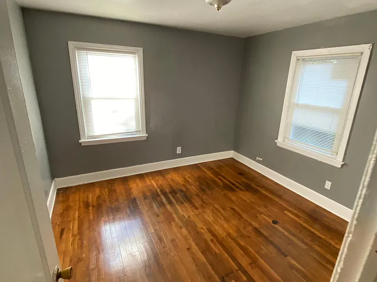 132 W South St — Photo 6