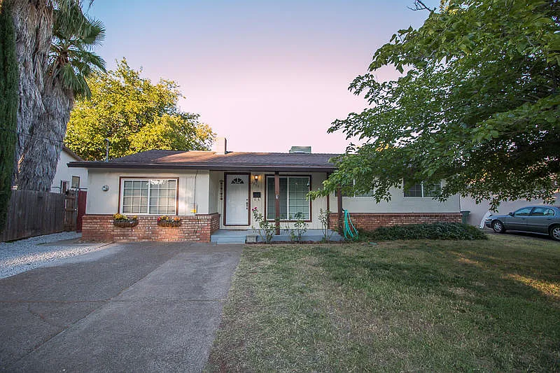 2933 Yana Ave photo 1