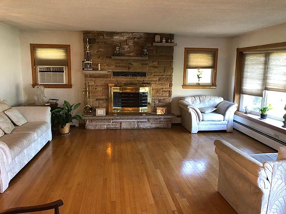 4th image of 165 Parkview Dr