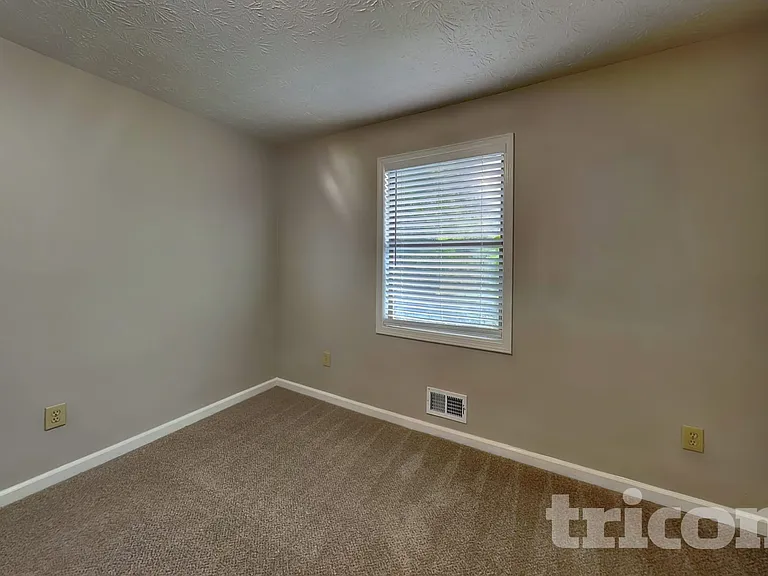 4251 Cary Dr — Photo 12