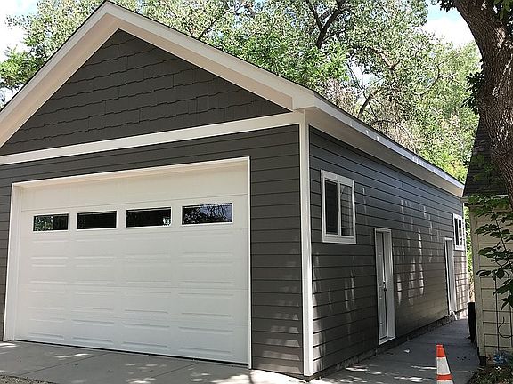 960 sq/ft with 400 amp power