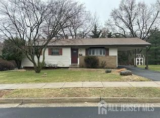 3 Brookside Rd, Edison, NJ 08817