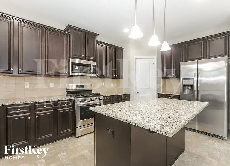 2115 Farmdale Ct — Photo 5