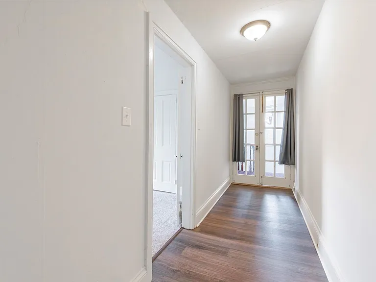 402 N Church St — Photo 18