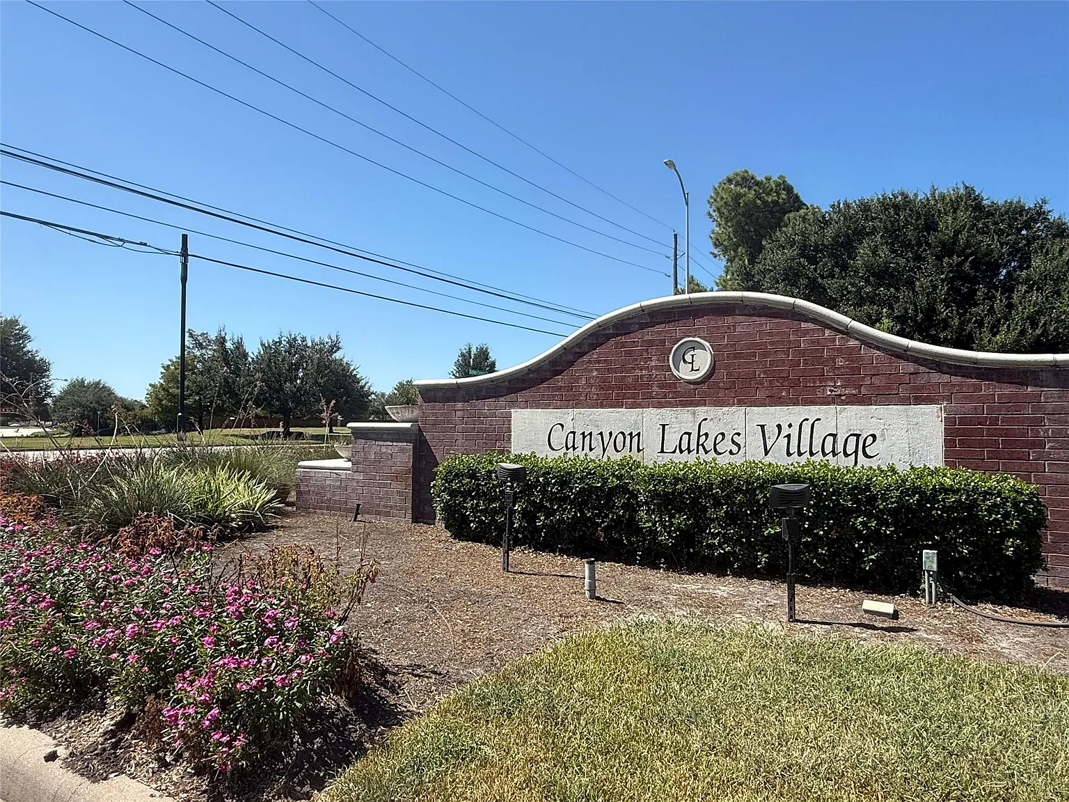 3 bed, 2.0 bath, 1725 sqft, $2,050 — Photo 3
