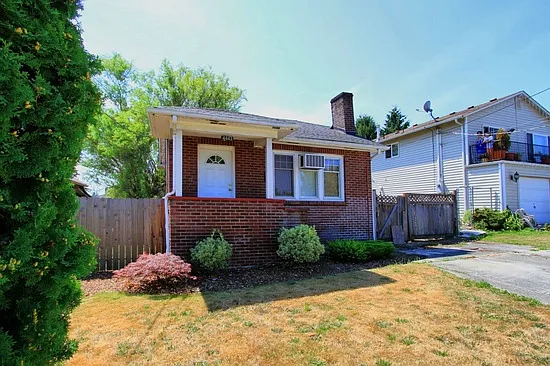 4443 S Eddy St photo 1