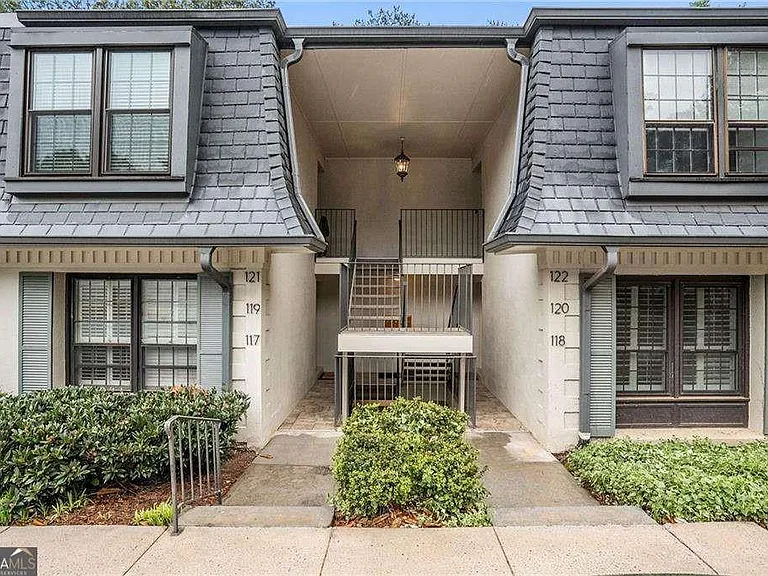 122 Maison Pl NW — Photo 1