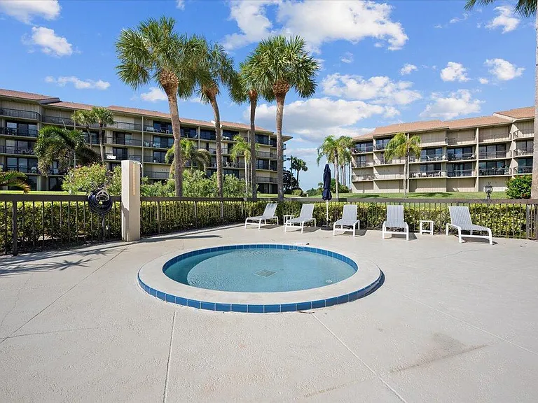 601 S Seas Dr #203 — Photo 33