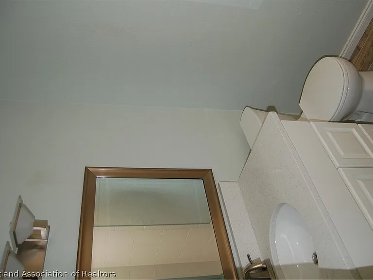 3619 Edgewater Dr — Photo 8