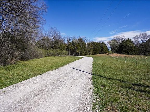 3rd image of 470 E 2200th Rd