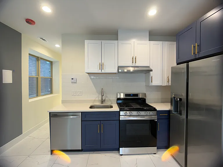 3501 S Union Ave #B — Photo 8