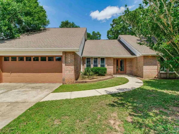 2043 Hamilton Crossing Dr, Cantonment, FL 32533