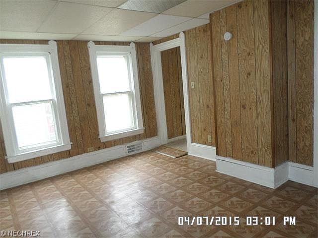 2nd image of 6815 Kinsman Rd