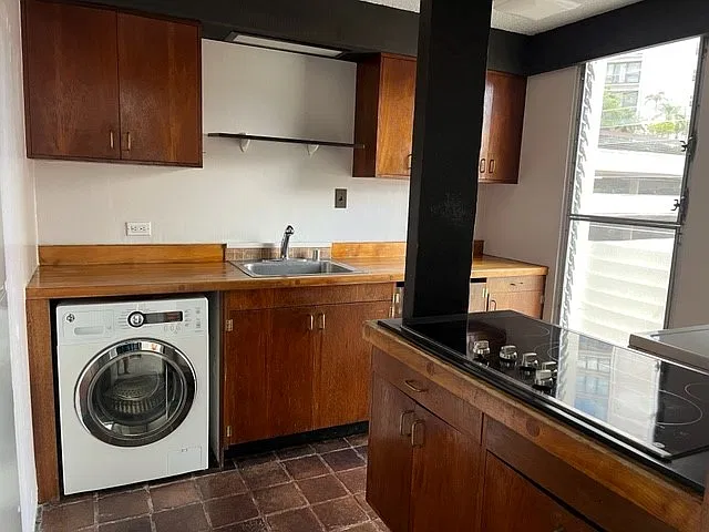 3 bed, 986 sqft, $2,695 — Photo 3