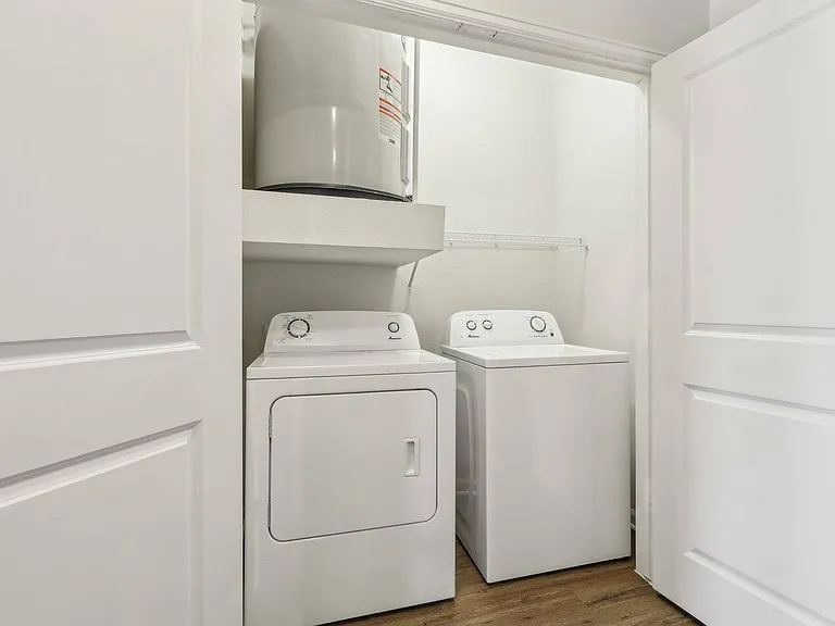 Enjoy the convenience of in-unit laundry at Allora Bella Terra Apartments