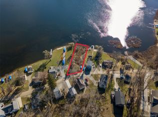 2146 Webster Park Dr, Howell, MI 48843