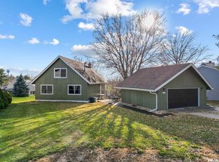 124 Glenview Dr, Sherrard, IL