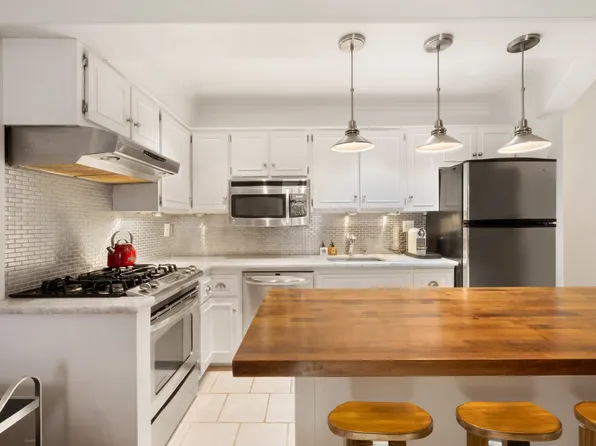 260 West Tenth Street image 1 of 6