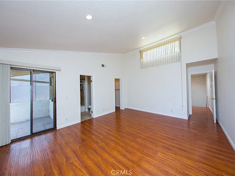 11834 Gilmore St #16 — Photo 10