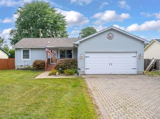 3755 Joslyn Rd, Lake Orion, MI 48359