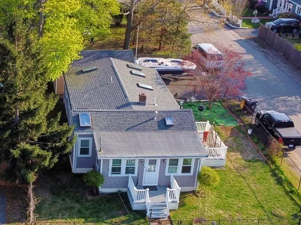 25 Vanness Rd, Weymouth, MA 02191