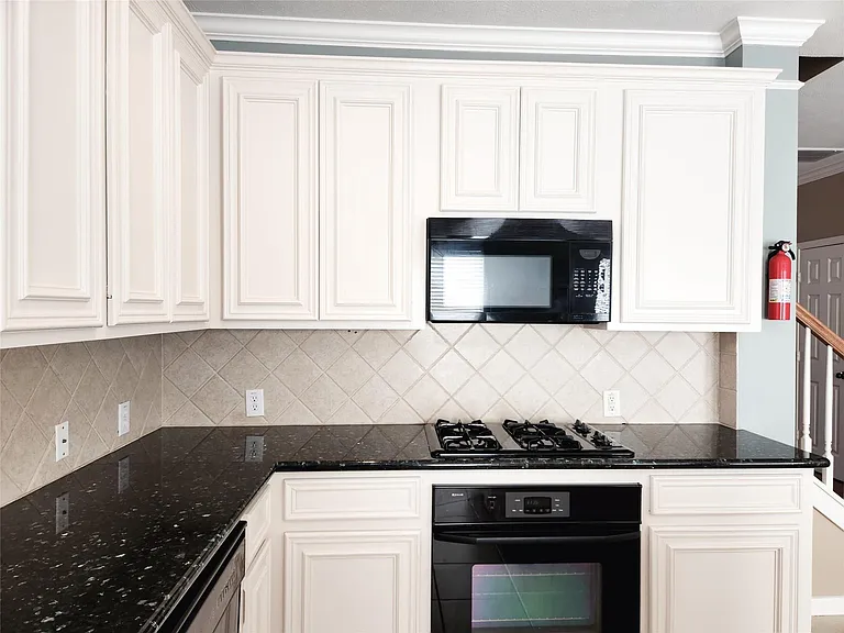 2637 W Dallas St — Photo 11