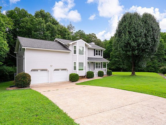3rd image of 5526 Twin Oaks Dr