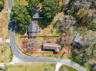 2024 9th St, High Island, TX 77623