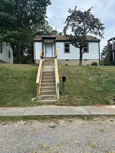 2109 Colgate St NE Photo 1