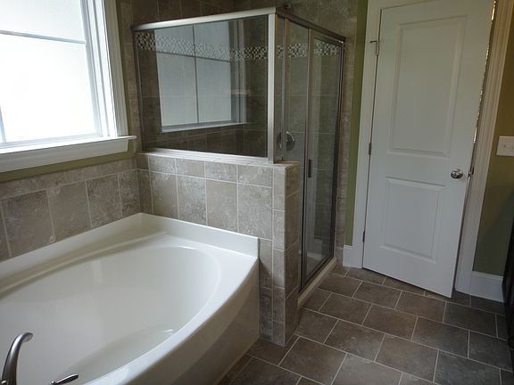 2nd image of 3948 Colony Woods Dr