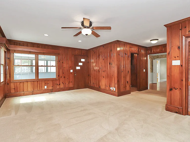 307 Ethan Ln — Photo 16