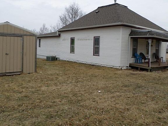 2nd image of 206 Nemaha St