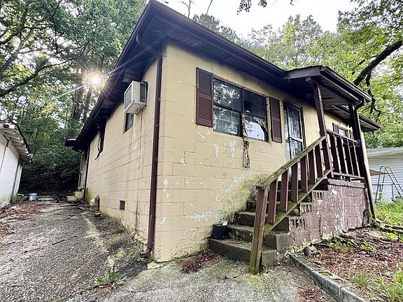 5th image of 204 N Bogle St