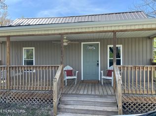647 Coolidge Rd, La Follette, TN 37766