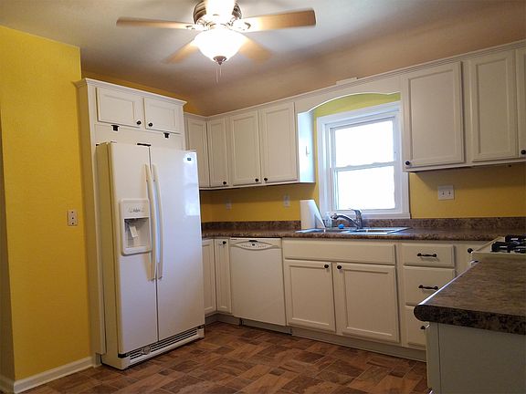 5th image of 412 Hosmer St
