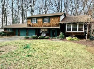 3 Victoria Ct, Morganville, NJ 07751