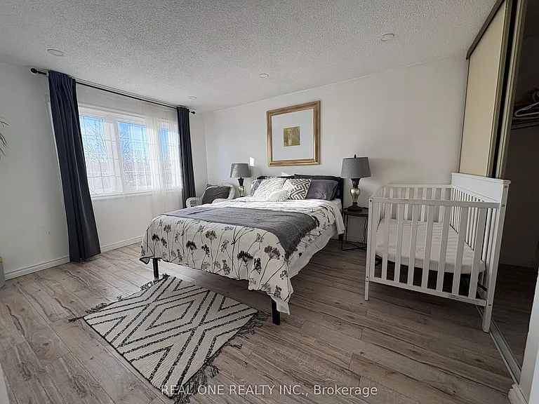 3245 Cambourne Cres — Photo 12