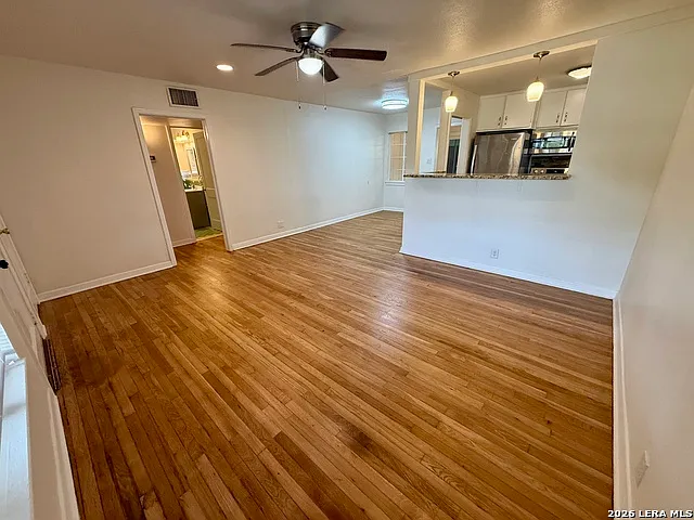 2 bed, 1.0 bath, 1100 sqft, $1,200 — Photo 3
