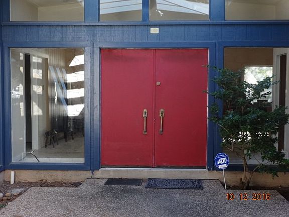 3rd image of 1705 Westmoor Dr