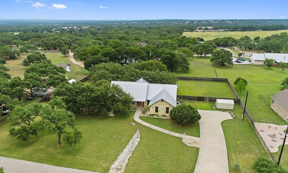 1st image of 711 Liveoak Dr