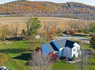 515 Pequest Rd, Stewartsville, NJ 08886