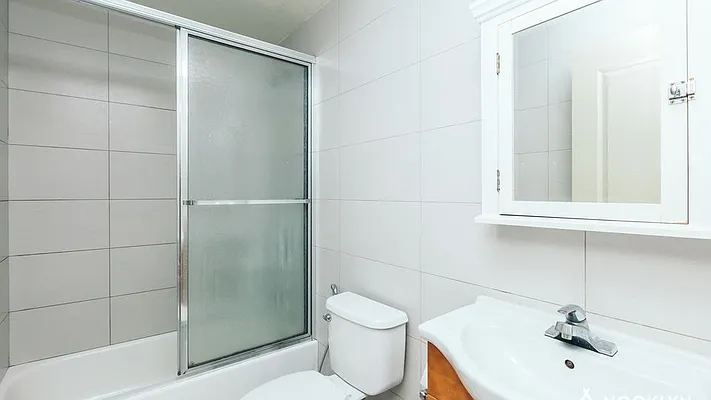 Rented by Nooklyn NYC LLC | media 20