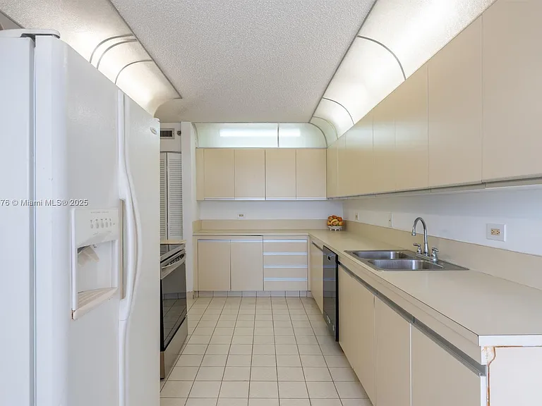 1201 S Ocean Dr #1911N — Photo 7