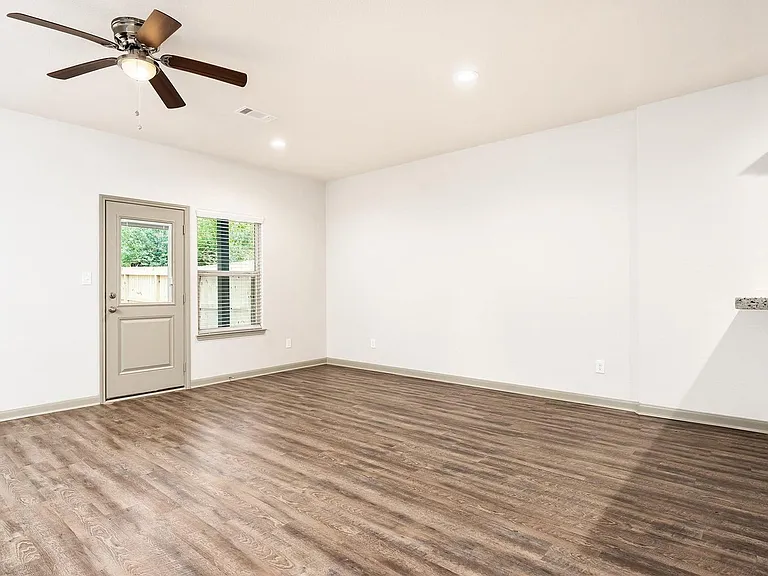918 Shady Ln #A — Photo 13