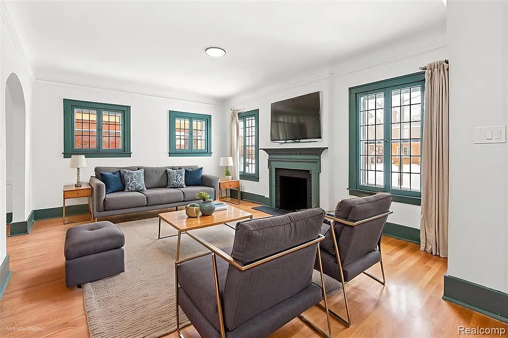 3 bed, 1.5 bath, 1646 sqft, $1,795 — Photo 2