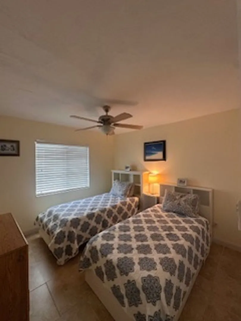 Fort Myers Beach Condo — Photo 2