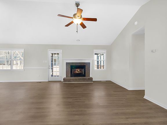 5th image of 705 E Hightree Ln
