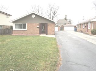 4916 Spring Rd, Oak Lawn, IL 60453
