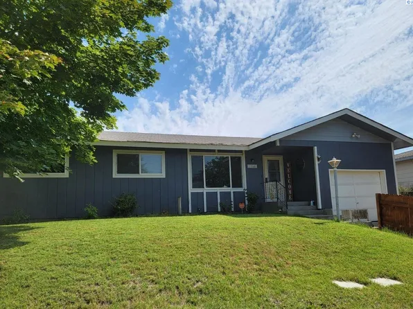 1103 Carriage Square Dr, Grandview, WA 98930