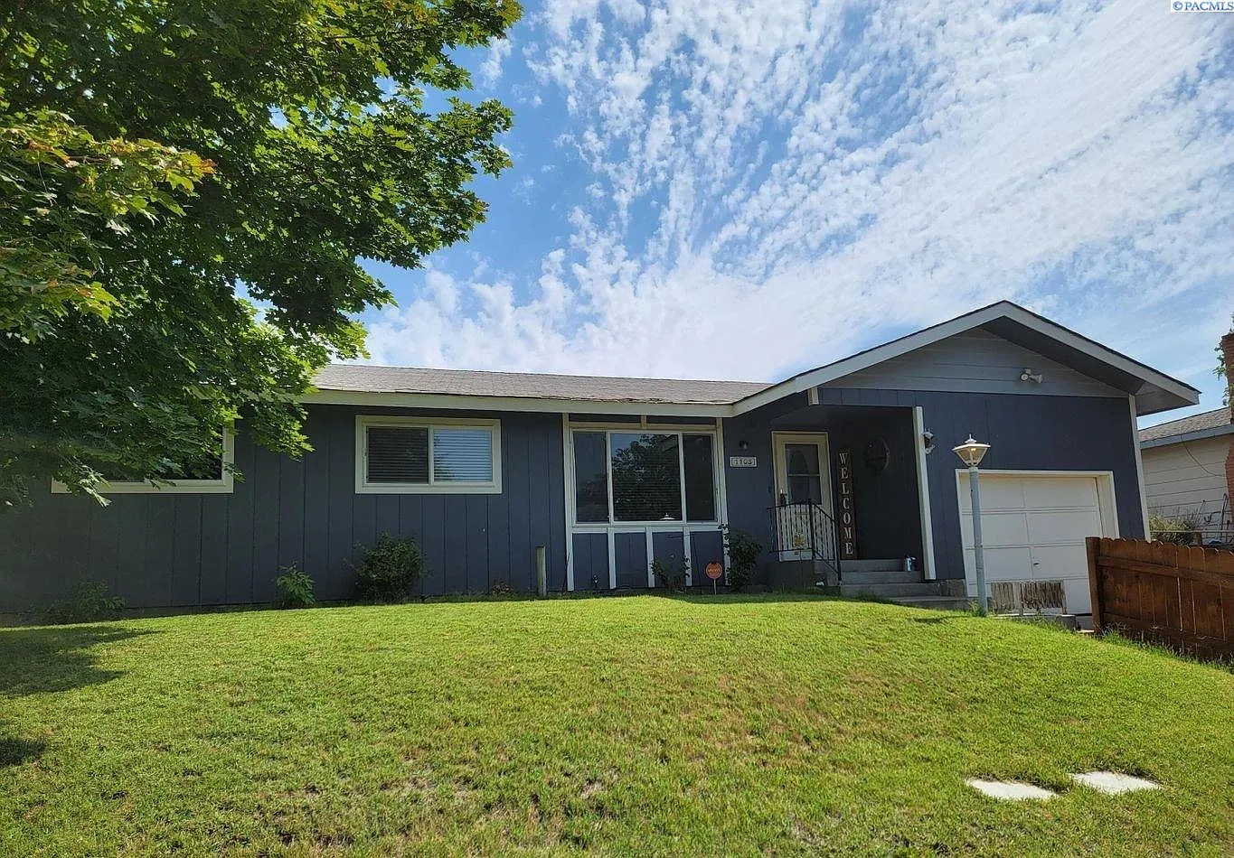 1103 Carriage Square Dr photo 1